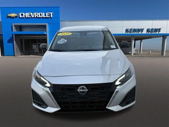 2025 Nissan Altima SV - Photo 7