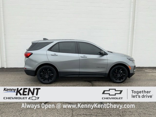 2023 Chevrolet Equinox LS photo 3