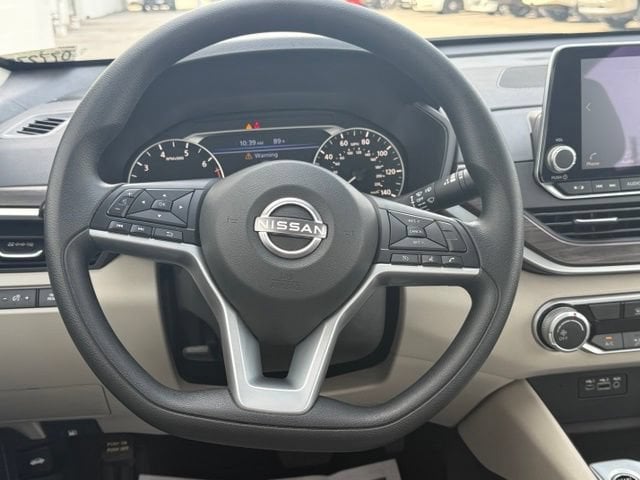2025 Nissan Altima SV - Photo 17