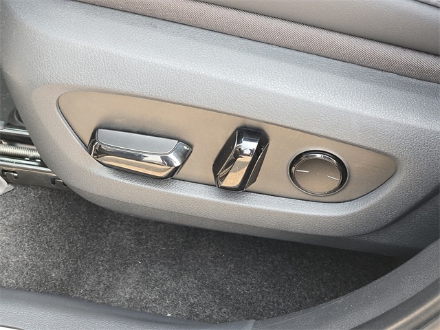 TX 350 F SPORT Handling