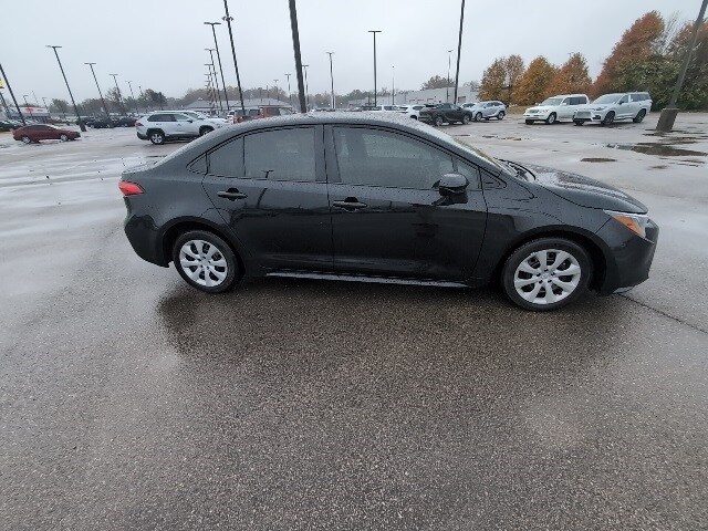 2024 Toyota Corolla LE photo 2