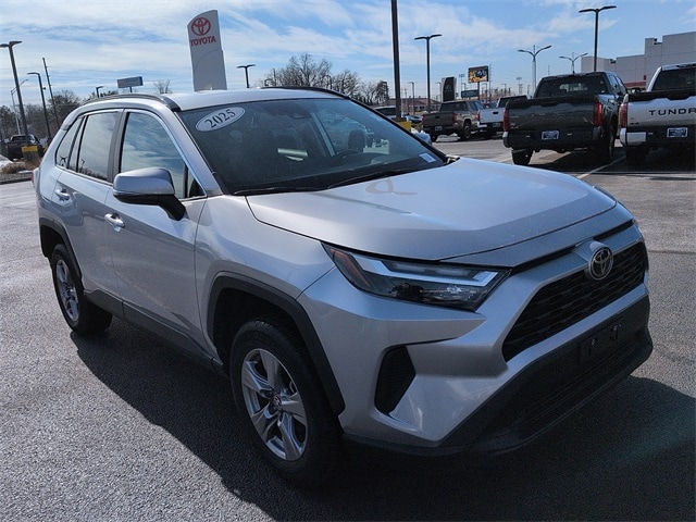 2025 Toyota RAV4 XLE FWD