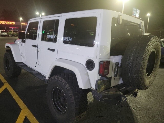 2016 Jeep Wrangler Unlimited Sahara photo 4