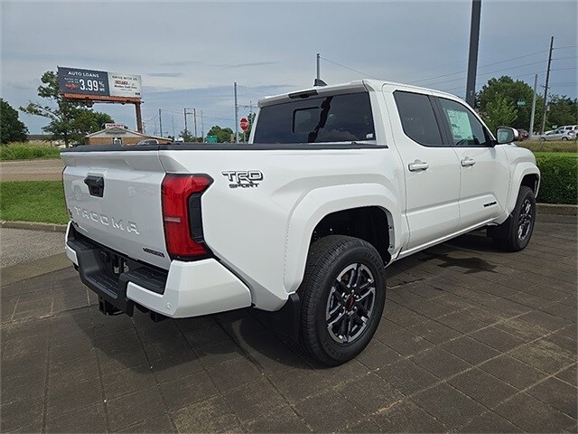 2025 Toyota Tacoma TRD Sport photo 3