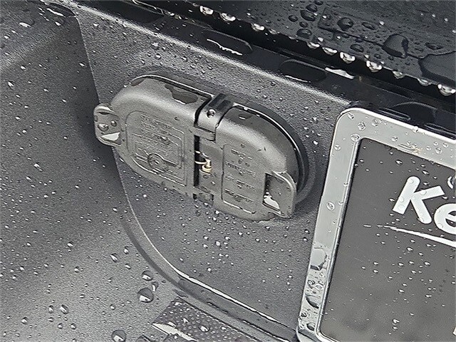 2025 Toyota Tacoma SR5 photo 4