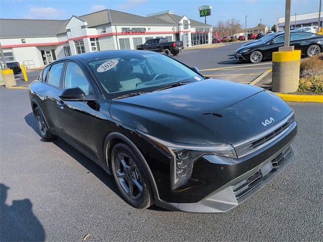 2025 Kia K4 LXS's photo