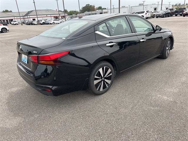 Used 2022 Nissan Altima SV with VIN 1N4BL4DV8NN363529 for sale in Evansville, IN