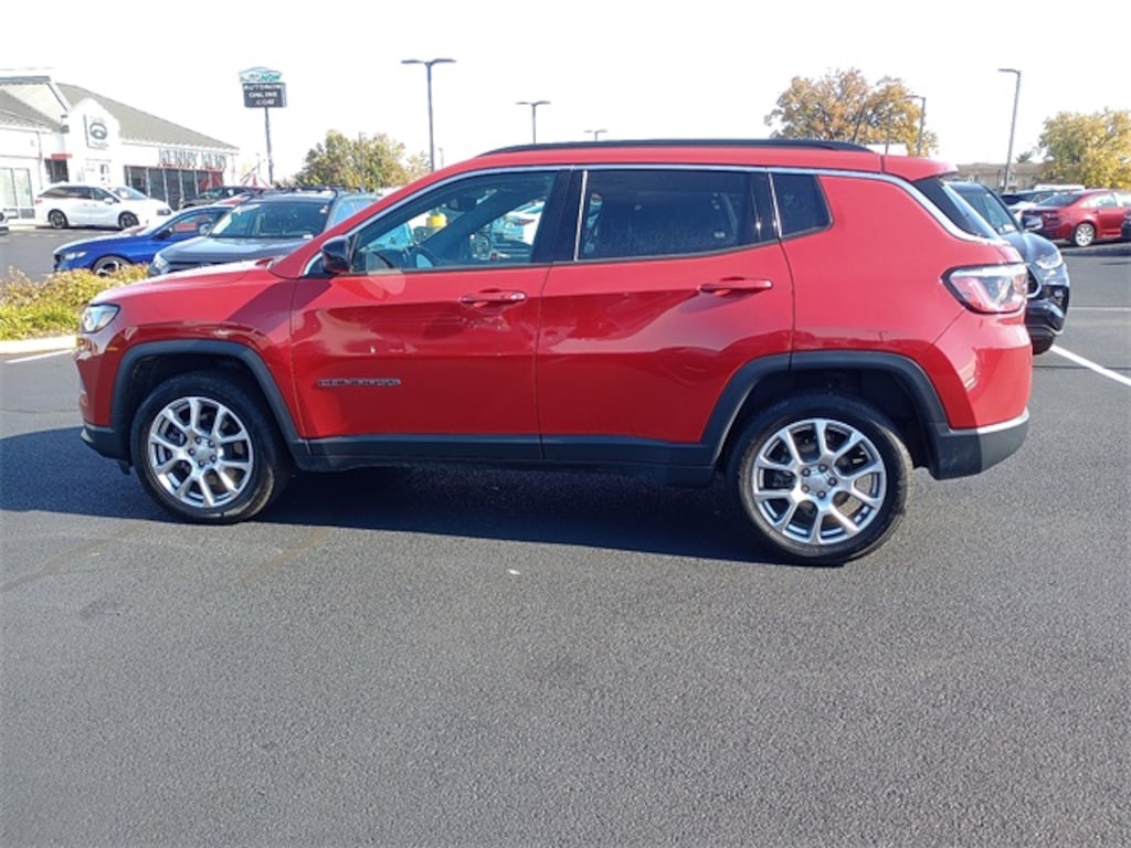 Used 2024 Jeep Compass Latitude Lux SUV