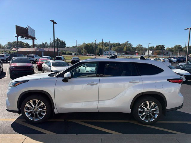 Used 2023 Toyota Highlander Hybrid Limited SUV
