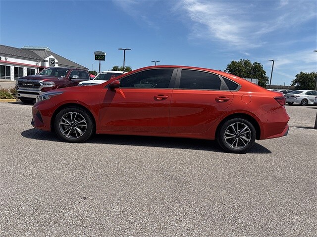 2024 Kia Forte LXS photo 4
