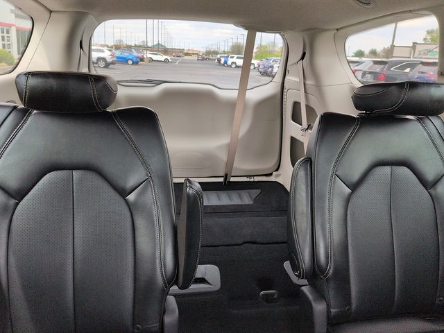 2024 Chrysler Pacifica Touring L - Photo 11