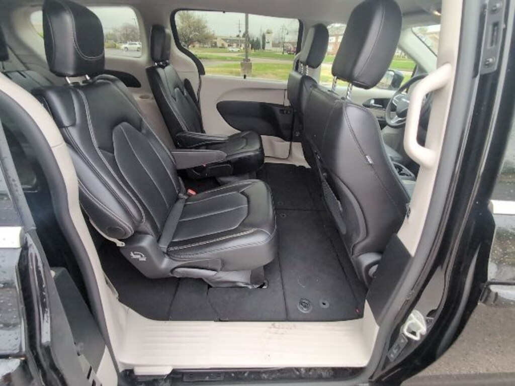 Used 2024 Chrysler Pacifica Touring L Van Passenger Van