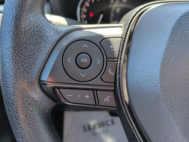 2025 Toyota RAV4 XLE - Photo 19