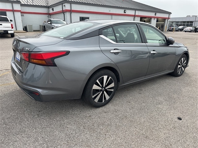 Used 2022 Nissan Altima SV with VIN 1N4BL4DV7NN392844 for sale in Evansville, IN