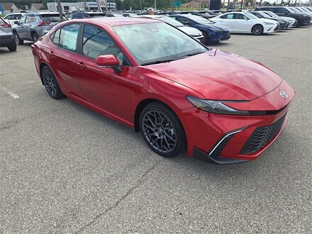 2025 Toyota Camry SE Sedan