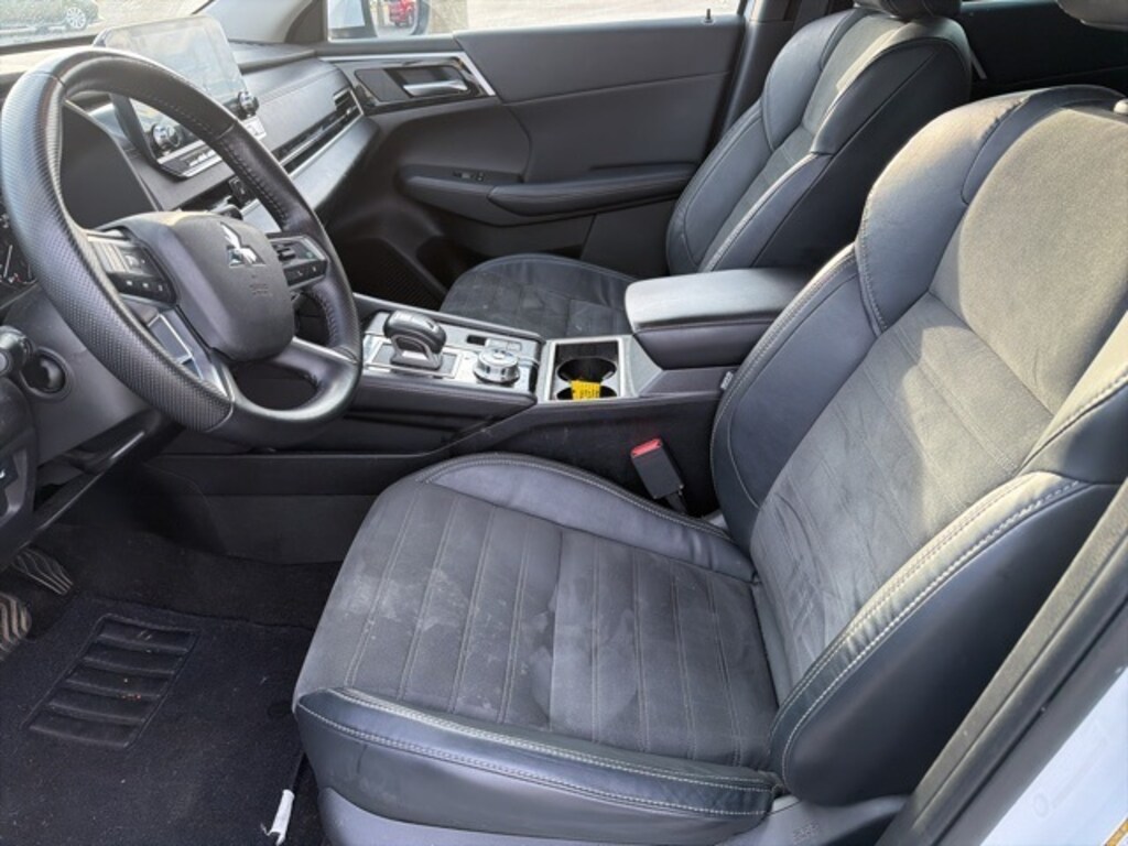 Used 2022 Mitsubishi Outlander SE CUV