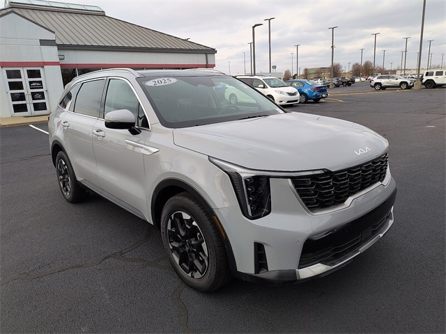 2025 Kia Sorento S's photo