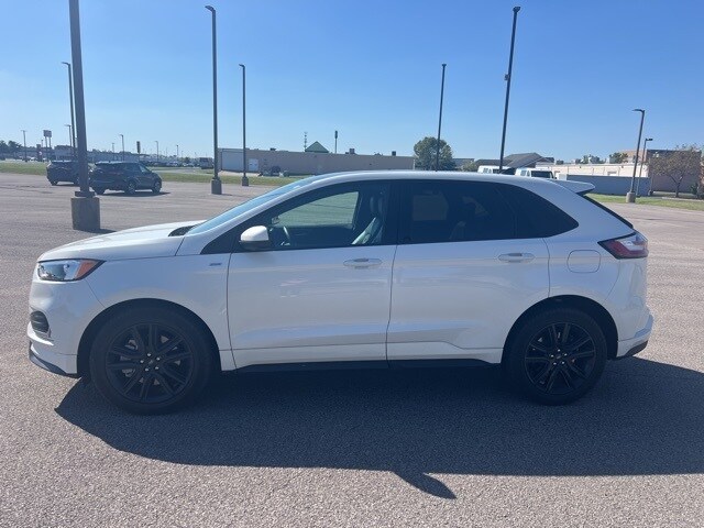 2024 Ford Edge ST photo 2