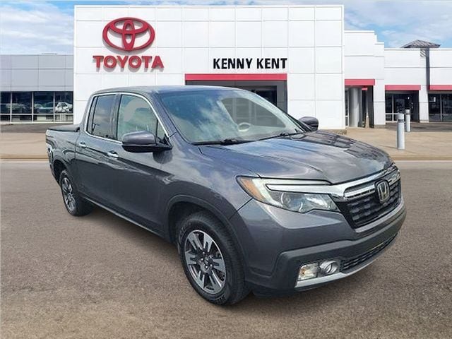 Gray (Modern Steel Metallic) 2017 Honda Ridgeline Pickup Truck All-Wheel Drive 6-Speed Automatic