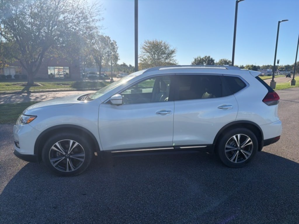 Used 2017 Nissan Rogue SL SUV