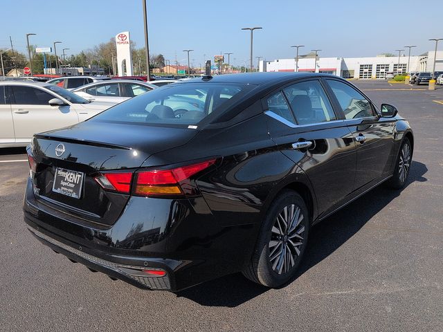 2025 Nissan Altima SV - Photo 7