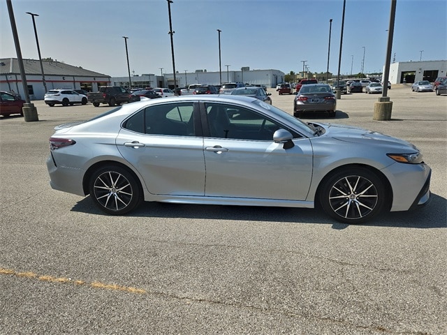 Certified 2022 Toyota Camry SE with VIN 4T1G11AKXNU680390 for sale in Evansville, IN