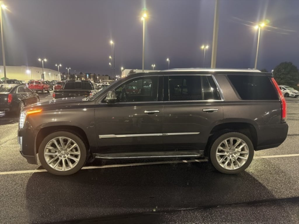 Used 2018 CADILLAC Escalade Luxury SUV