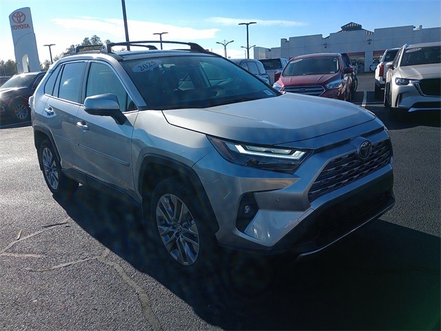 2025 Toyota RAV4 Limited's photo