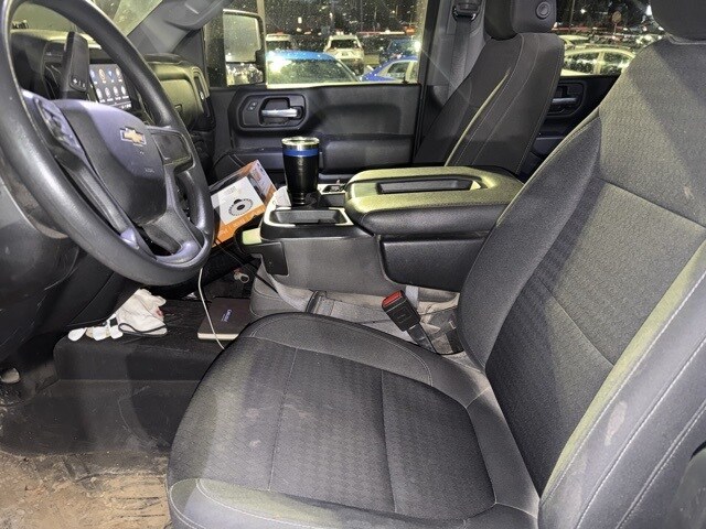 2023 Chevrolet Silverado 2500HD Custom photo 2