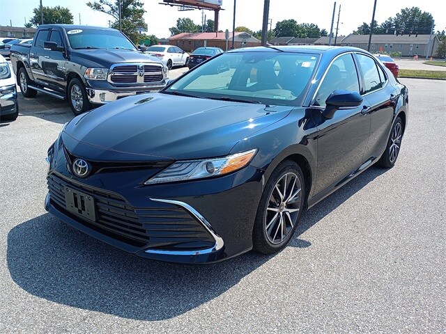 2021 Toyota Camry XLE photo 2