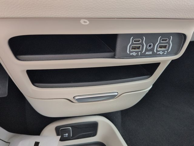 2024 Chrysler Pacifica Touring L - Photo 25