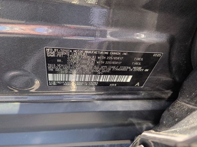2025 Toyota RAV4 XLE - Photo 15