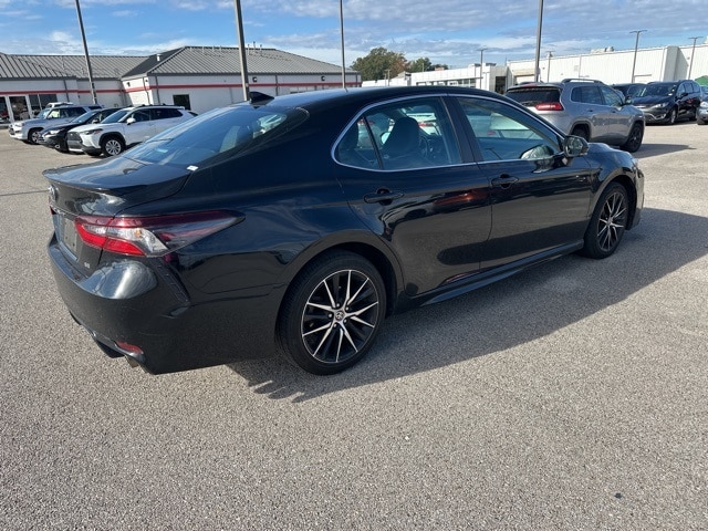 Certified 2022 Toyota Camry SE with VIN 4T1G11AK6NU050317 for sale in Evansville, IN