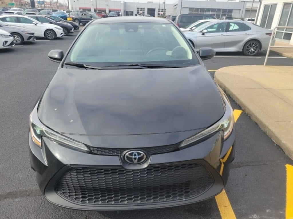 Used 2021 Toyota Corolla LE Sedan