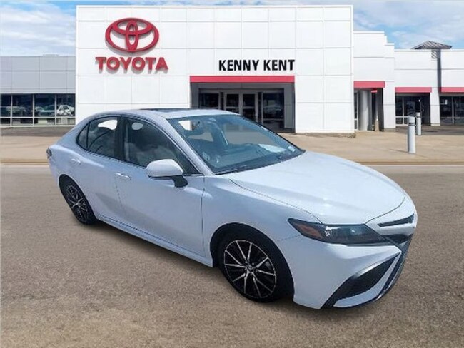 2023 Toyota Camry SE Sedan