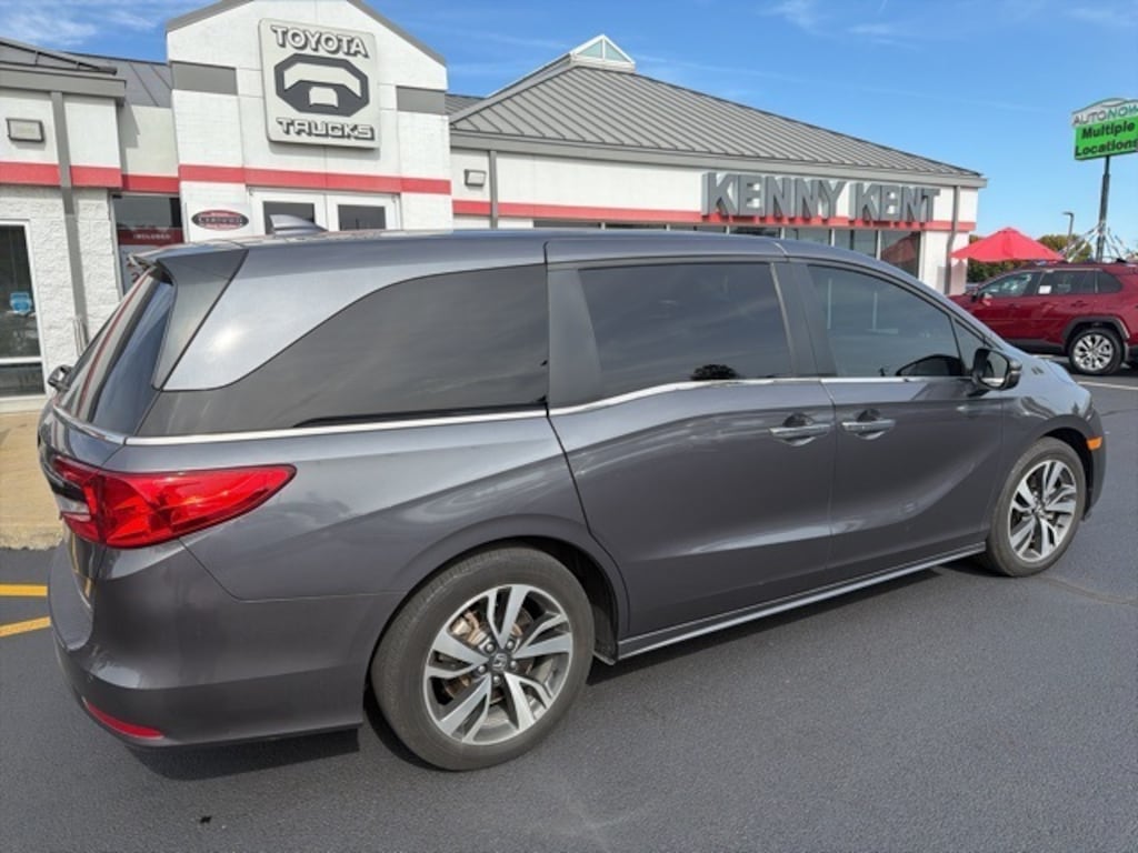 Used 2023 Honda Odyssey Touring Van