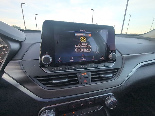 2025 Nissan Altima SV - Photo 13