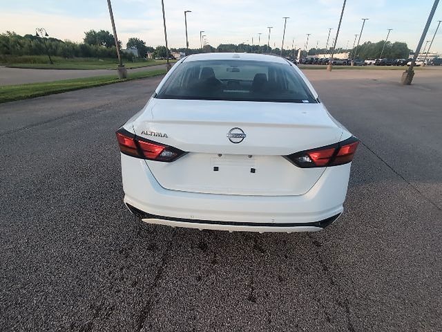 2025 Nissan Altima SV - Photo 6