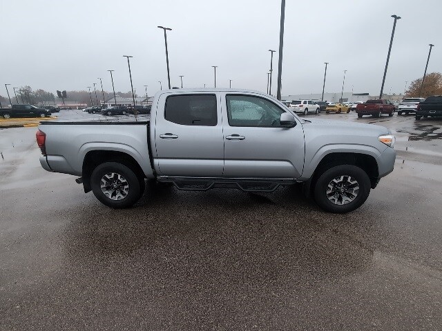 2020 Toyota Tacoma SR photo 3