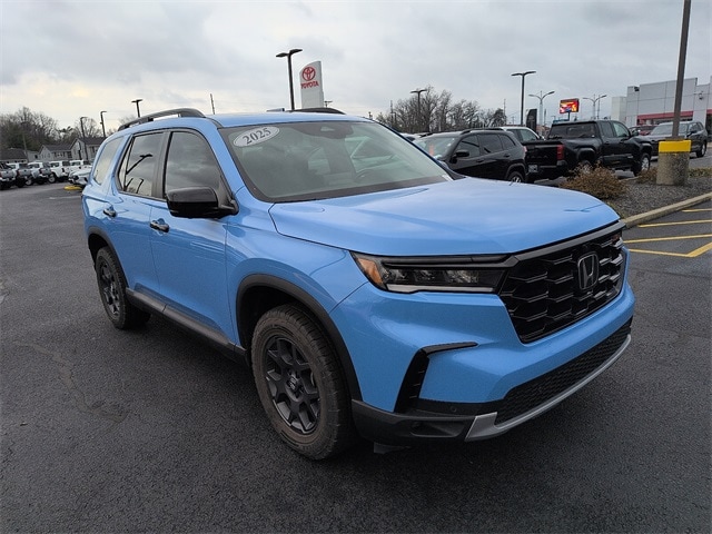 2025 Honda Pilot TrailSport's photo