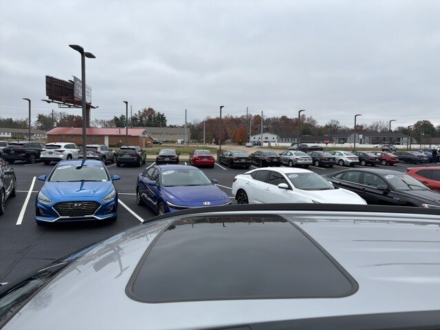 2021 Toyota RAV4 XLE photo 4