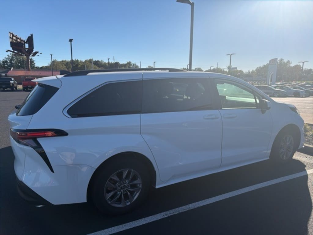 Used 2021 Toyota Sienna LE Van