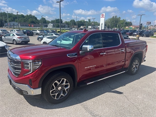 Used 2023 GMC Sierra 1500 SLT with VIN 3GTUUDED9PG292312 for sale in Evansville, IN