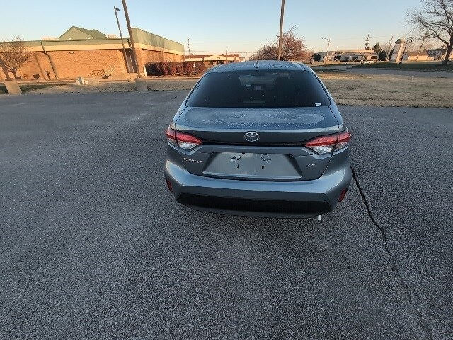 2025 Toyota Corolla LE photo 4