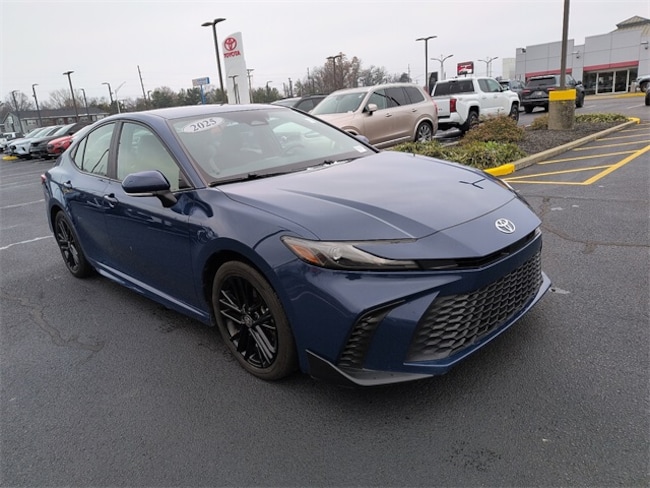 2025 Toyota Camry SE Sedan