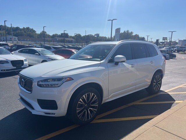 2020 Volvo XC90 T5 Momentum photo 2