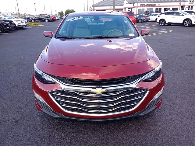 2019 Chevrolet Malibu 1LT photo 2