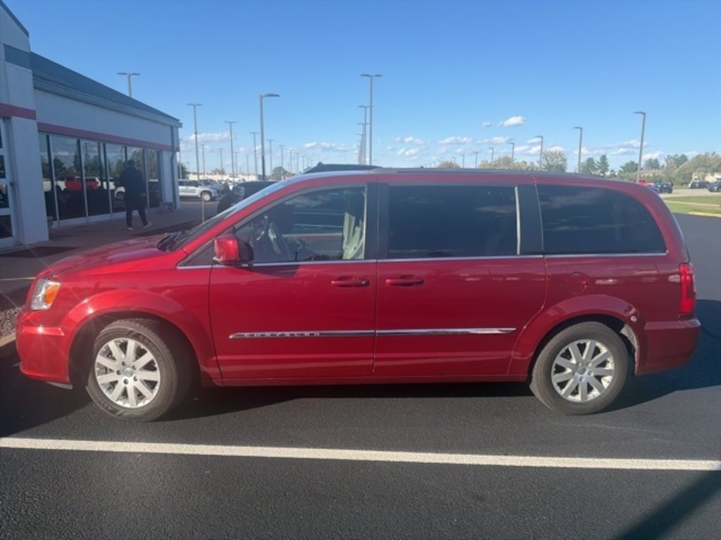 Used 2016 Chrysler Town & Country Touring Van LWB Passenger Van