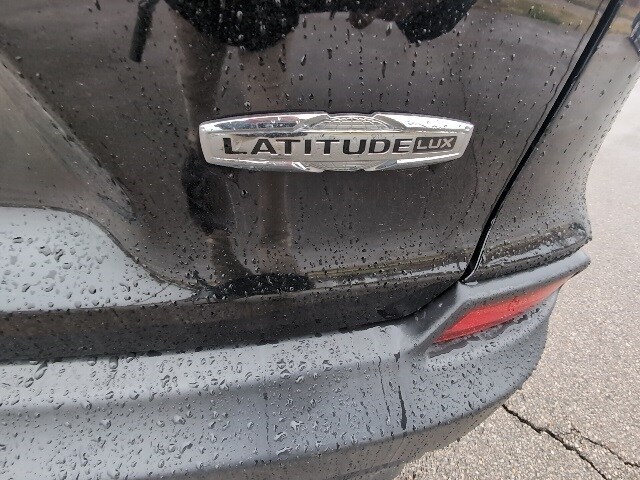 2022 Jeep Cherokee Latitude Lux photo 3