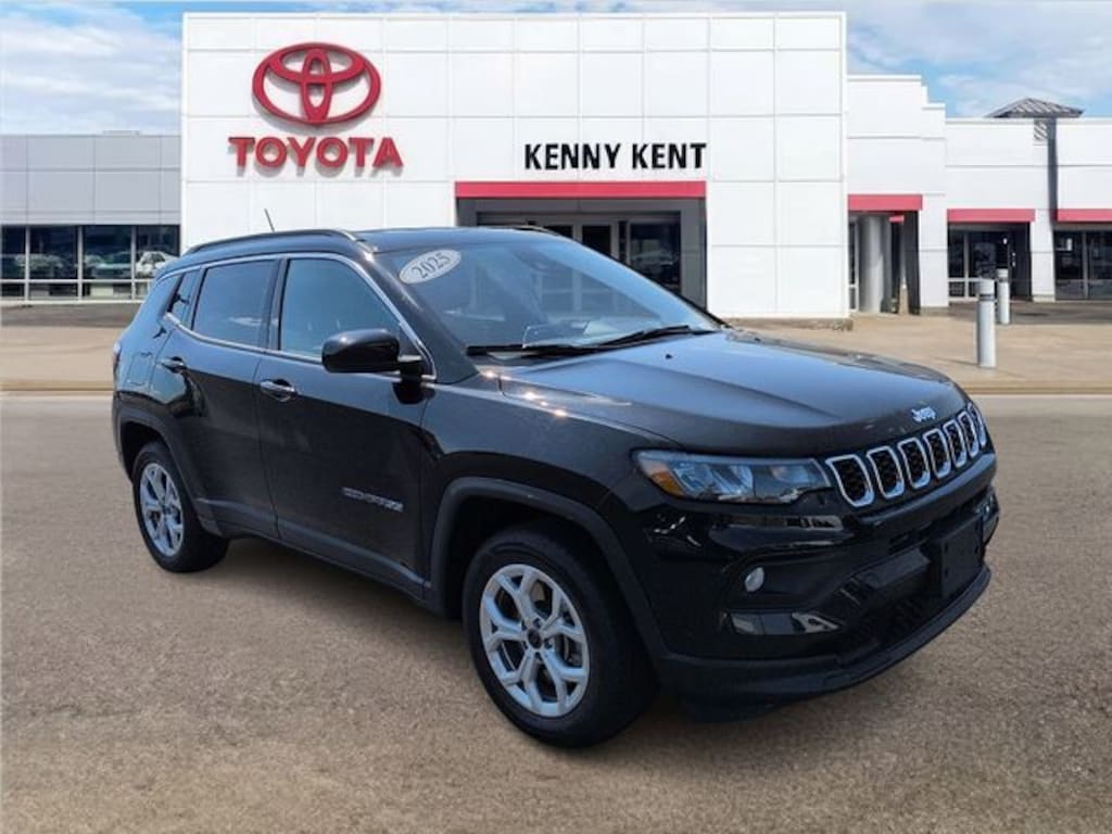 Used 2025 Jeep Compass Latitude SUV